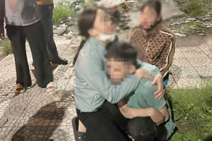 Cứu nam thanh niên nhảy cầu Đồng Nai trong đêm