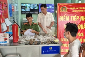 Người dân phát hiện 1.400 viên đạn các loại khi... dọn dẹp nhà