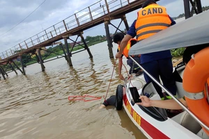 Phát hiện thi thể người đàn ông trôi sông Đồng Nai sau mưa lũ