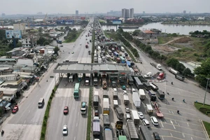 Cận cảnh các 'lô cốt' 4 trạm thu phí bỏ hoang án ngữ giao thông kết nối TP.HCM và Đồng Nai