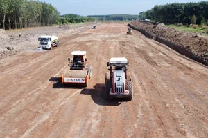 Chiến dịch Quang Trung thần tốc bàn giao mặt bằng làm cao tốc Gia Nghĩa - Chơn Thành