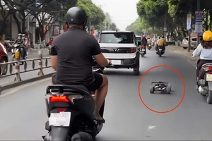 Xe ô tô mô hình điều khiển từ xa 'đại náo' đường phố ở Đồng Nai