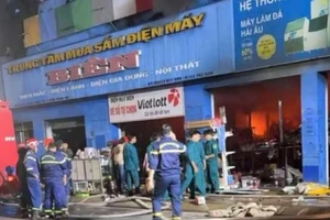 Cháy Trung tâm mua sắm điện máy ở Đồng Nai, 2 mẹ con tử vong