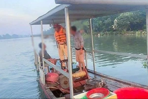 Cảnh sát đường thủy bắt quả tang nhiều vụ dùng điện đánh bắt cá trên sông Đồng Nai