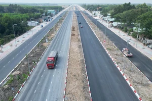 Đẩy nhanh tiến độ các dự án vành đai, cao tốc kết nối sân bay Long Thành