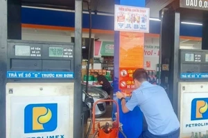 Đồng Nai lập đường dây nóng tiếp nhận phản ánh về cửa hàng xăng dầu găm hàng