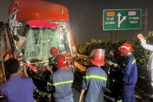 Giải cứu 21 người mắc kẹt trong vụ tai nạn trên cao tốc TP.HCM - Long Thành - Dầu Giây