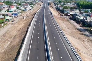 Chủ tịch TP Đồng Nai: Quyết đưa toàn tuyến cao tốc Biên Hòa - Vũng Tàu khai thác trước 18-5