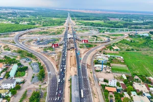 Chiều nay thông xe nút giao cao tốc Biên Hòa - Vũng Tàu và TP.HCM - Long Thành 