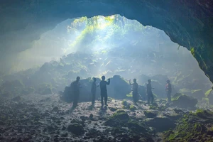 Hoang sơ quần thể hang động núi lửa ở Đắk Nông