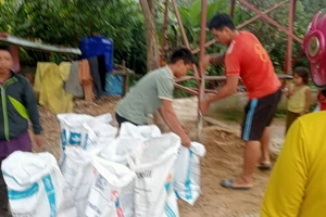 Chùm ảnh: Người dân ở Kon Tum chuẩn bị ứng phó với bão số 4