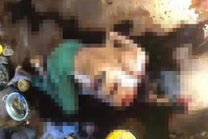 1 người đàn ông chết trong rẫy, lưng có nhiều vết chém