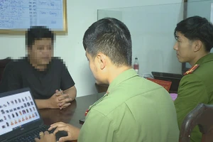 Phát tán clip 'nóng' sau khi chia tay bạn gái 