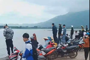 Lật thuyền đánh cá, một người chết đuối