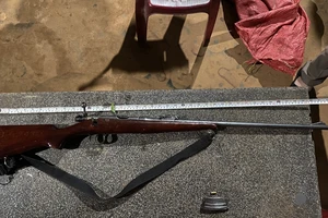 1 cán bộ công an bị bắn tử vong tại nhà người thân