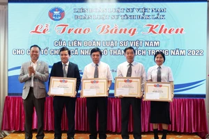 Luật Luật sư đáp ứng kịp thời nhu cầu của xã hội