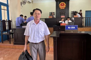 Vụ cựu chủ tịch xã cố ý làm trái: Tạm dừng phiên tòa 5 ngày để VKS bổ sung chứng cứ