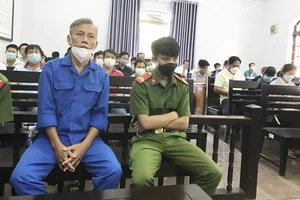 Hàng chục doanh nghiệp vắng mặt tại phiên xử trùm xăng giả Trịnh Sướng 