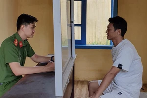 Để bé gái 13 tuổi bị xâm hại, chủ quán massage bị bắt