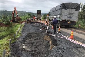 Khắc phục sạt lở đường tránh hơn trăm tỷ đồng do mưa 