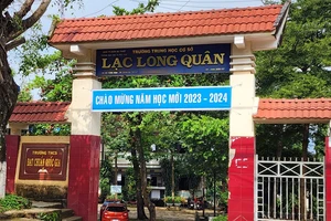 Kiểm điểm trách nhiệm hiệu trưởng vì để học sinh học từ lớp 7 đến lớp 9 không có hồ sơ