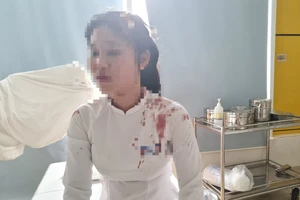 1 nữ sinh THPT bị bạn đánh khâu 4 mũi