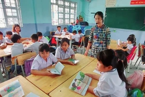 Lý do những ngôi trường ở Tây Nguyên từ chối nhận hoa