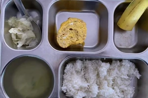 Suất ăn trưa của học sinh trường tiểu học như 'cho người giảm cân': Chủ sở hữu trường lên tiếng