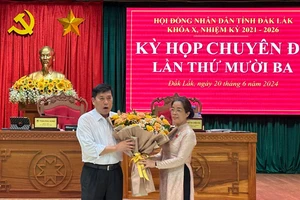 Miễn nhiệm và bầu bổ sung ủy viên UBND tỉnh Đắk Lắk