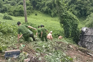 Nguyên nhân ô tô chở 45 hành khách bị lật trên đèo Cùi Chỏ ở Đắk Nông