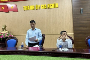 Xử lý trách nhiệm vụ điều chuyển giám đốc văn phòng đất đai khi đang bị thanh tra