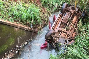 Thông tin mới vụ lật xe bán tải làm 3 người chết