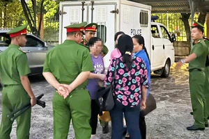 Tiếp tục nghị án kéo dài vụ "ngăn người quay clip thành cướp tài sản"