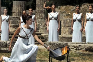 Ngọn đuốc Olympic Rio đã sáng lên