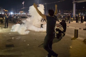 Euro 2016 chưa khai mạc, Hooligan Anh đã quậy tưng bừng