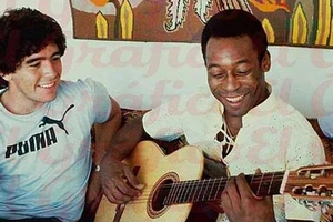 Pele và Maradona đã xóa hận thù