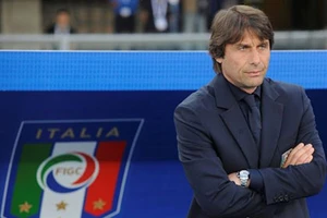 Thầy trò Conte “gắn chì” lên đôi chân Ibra