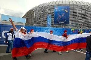 Tổng thống Putin: 200 fan Nga làm sao tấn công nổi hàng ngàn fan Anh”