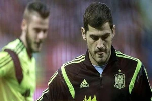 Vì sao Del Bosque hắt hủi 'thánh' Iker?