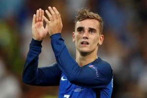 'Little boy' Griezmann không ghi cú đúp là… chịu không được