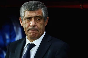 Nghiệp cầu thủ của Santos cũng lận đận như Mourinho, Loew 