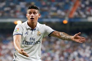 Zidane nói về James “Ấy cứ ở lại”