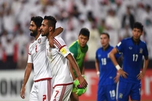 Xem Kiatisak lấy điểm trước Iraq