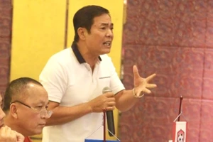 Đằng sau chuyện trực tiếp bóng đá từ quán trà đá