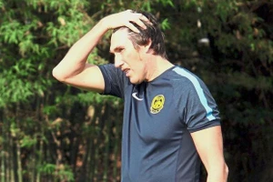 Bị 'trảm',bại tướng của HLV Hữu Thắng muốn gặp hoàng tử