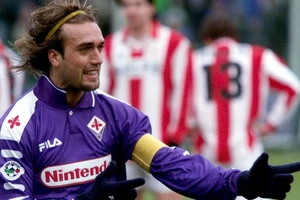 Fiorentina được mang ra... chợ