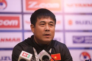 Hữu Thắng cầu trời hết mưa, HLV Đông Timor hẹn tái đấu