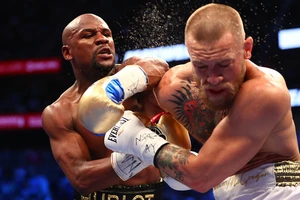 Mayweather quá… tinh ranh, McGregor đo ván