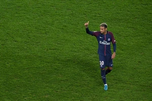 Lộ mức lương khó ngờ của Neymar
