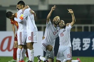 Màu cờ sắc áo của “kẻ không nhà”